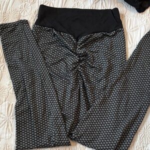 Black and Gray Patterned Leggings